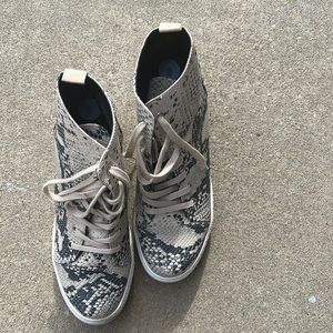 Size 9 madden girls wedge sneakers